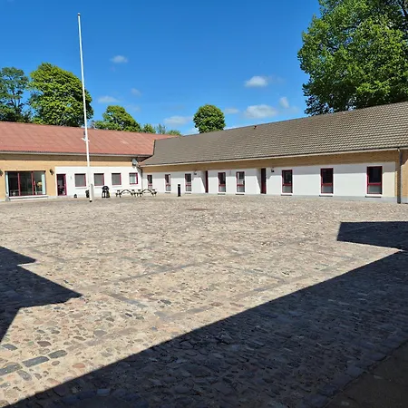 Thise Ladegaard Хостел *