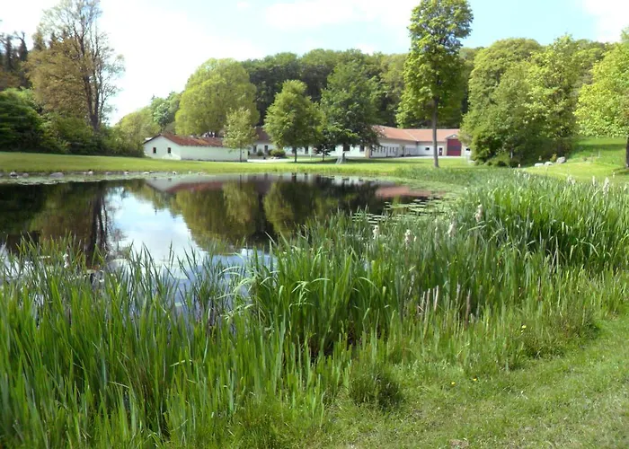 Thise Ladegaard Хостел Manna