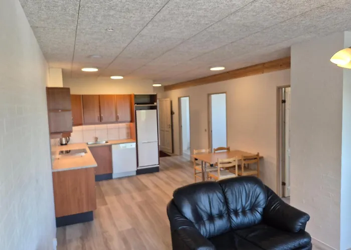 Thise Ladegaard Хостел Manna