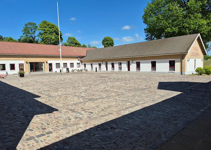 Thise Ladegaard Хостел *